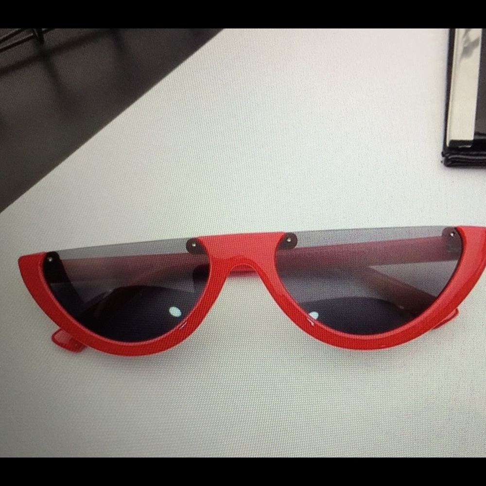 Fashion Statement Sunglasses - Picture 2 of 2